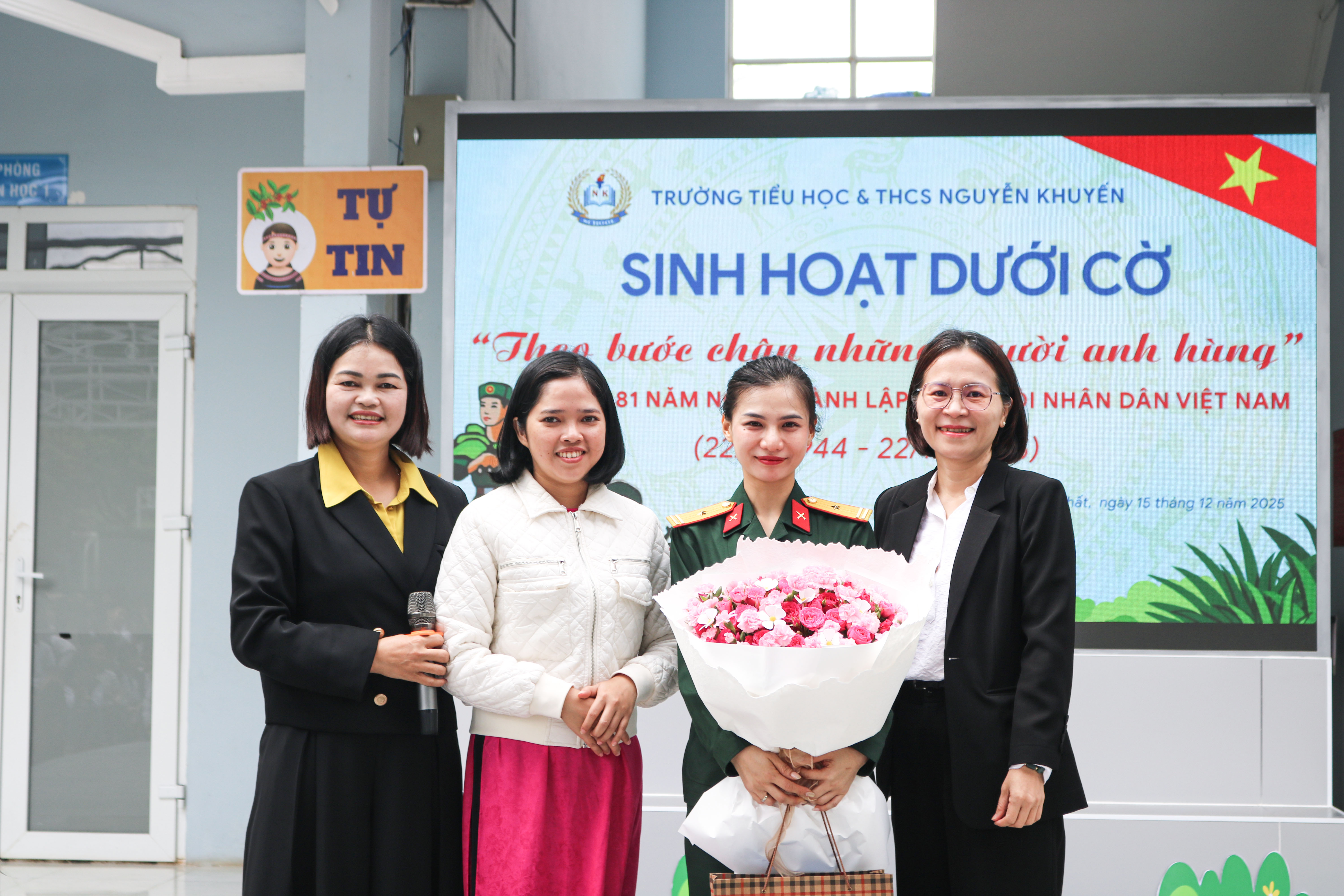 THEO BƯỚC CHÂN NHỮNG NGƯỜI ANH HÙNG 